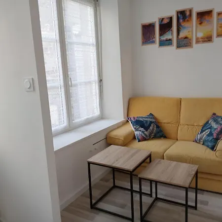 Apartment Privatise En Plein Centre Villedieu-les-Poeles-Rouffigny